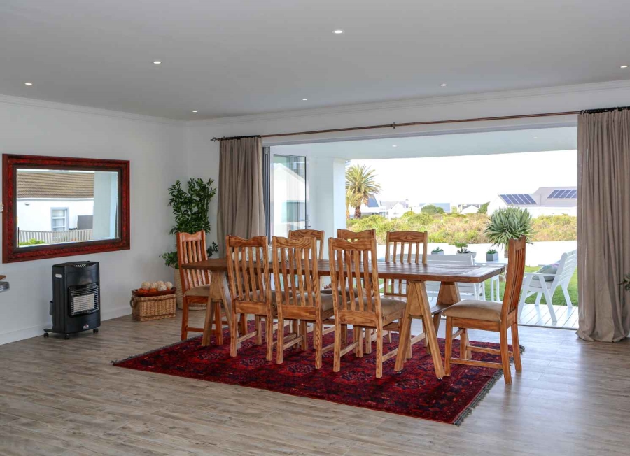 5 Bedroom Property for Sale in Grotto Bay Western Cape